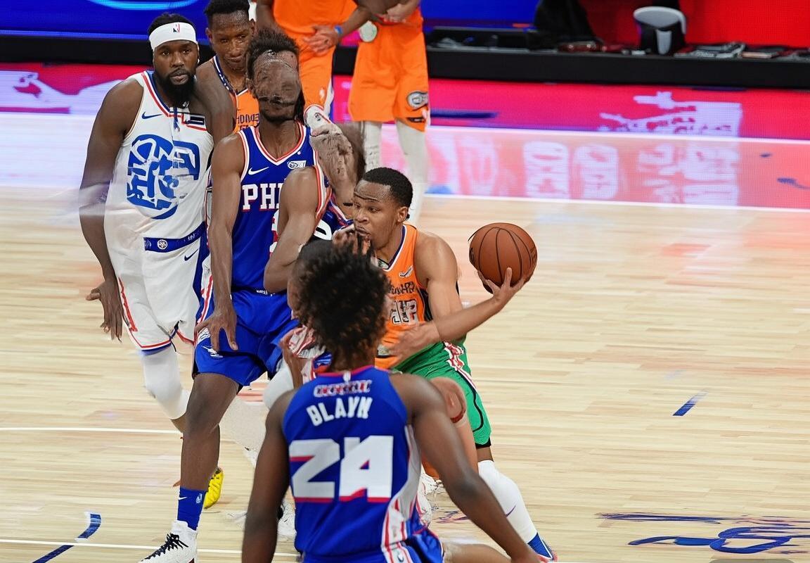 76人与快船对决：关键人物剖析与战术解析(图3)